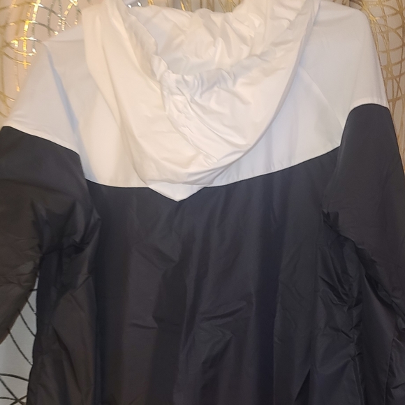 Nike Jacket - Picture 11 of 13